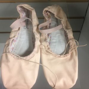Dance shoes